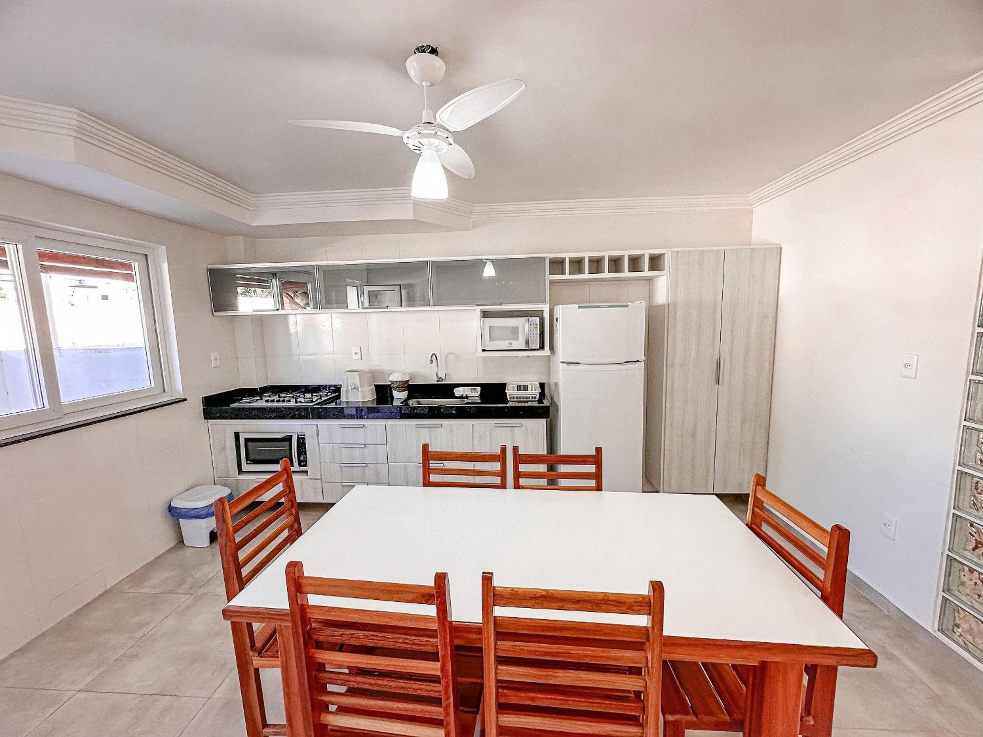 Casa de férias Casa Toda Climatizada Com 2 Suites, Gourmet Privativo E Internet 300mbps No Residencial Monte Oliveiras Em Arraial D'ajuda , Com Piscinas, Sauna E Portaria 24hrs.