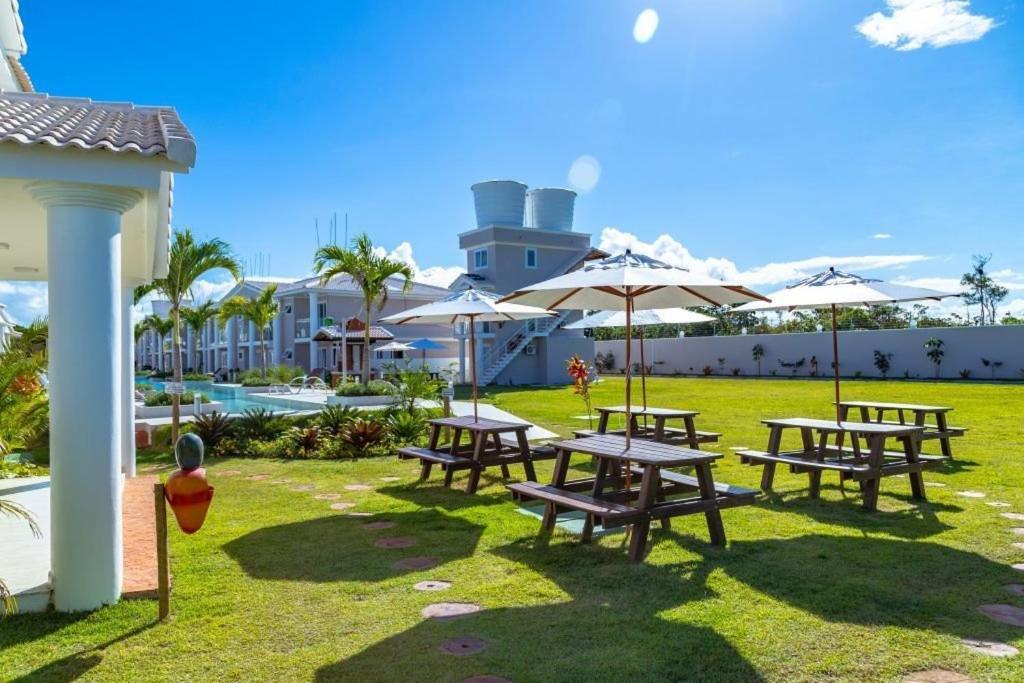 Casa Toda Climatizada Com 2 Suites, Gourmet Privativo E Internet 300mbps No Residencial Monte Oliveiras Em Arraial D'ajuda , Com Piscinas, Sauna E Portaria 24hrs. Casa de férias *